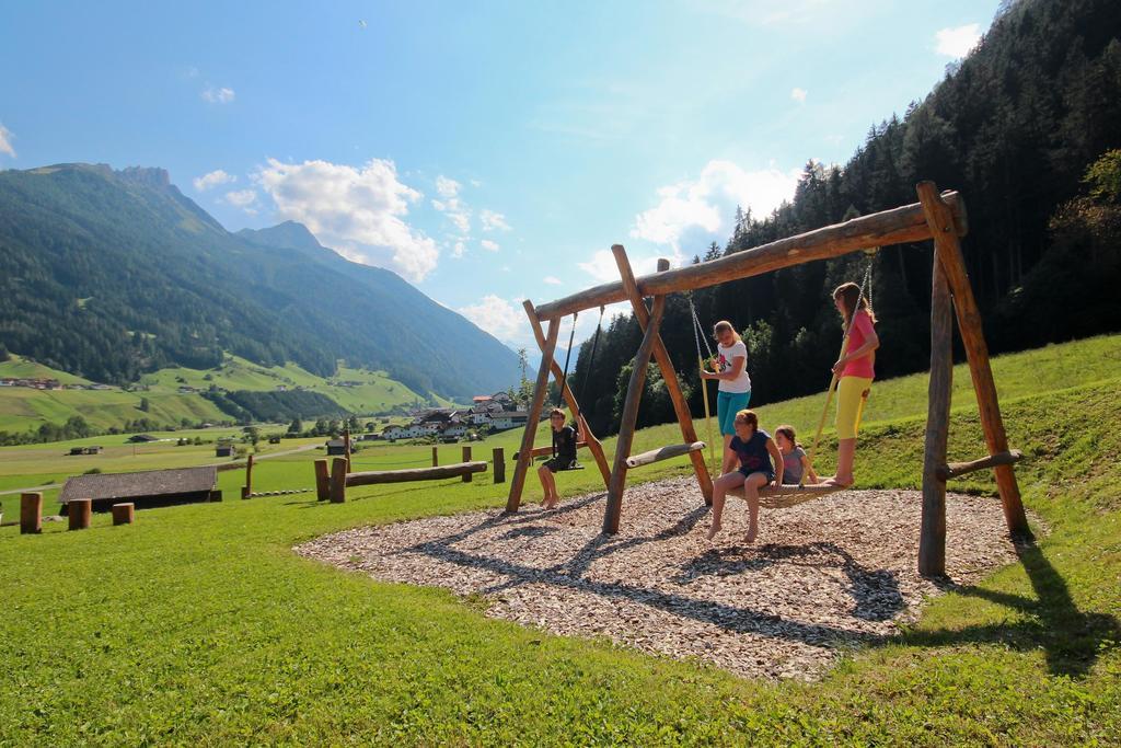 Ladestatthof Hotel Neustift im Stubaital Exterior photo