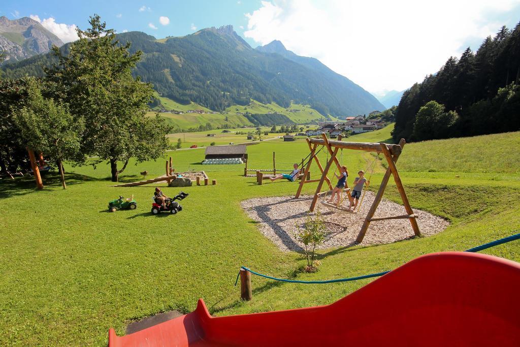 Ladestatthof Hotel Neustift im Stubaital Exterior photo